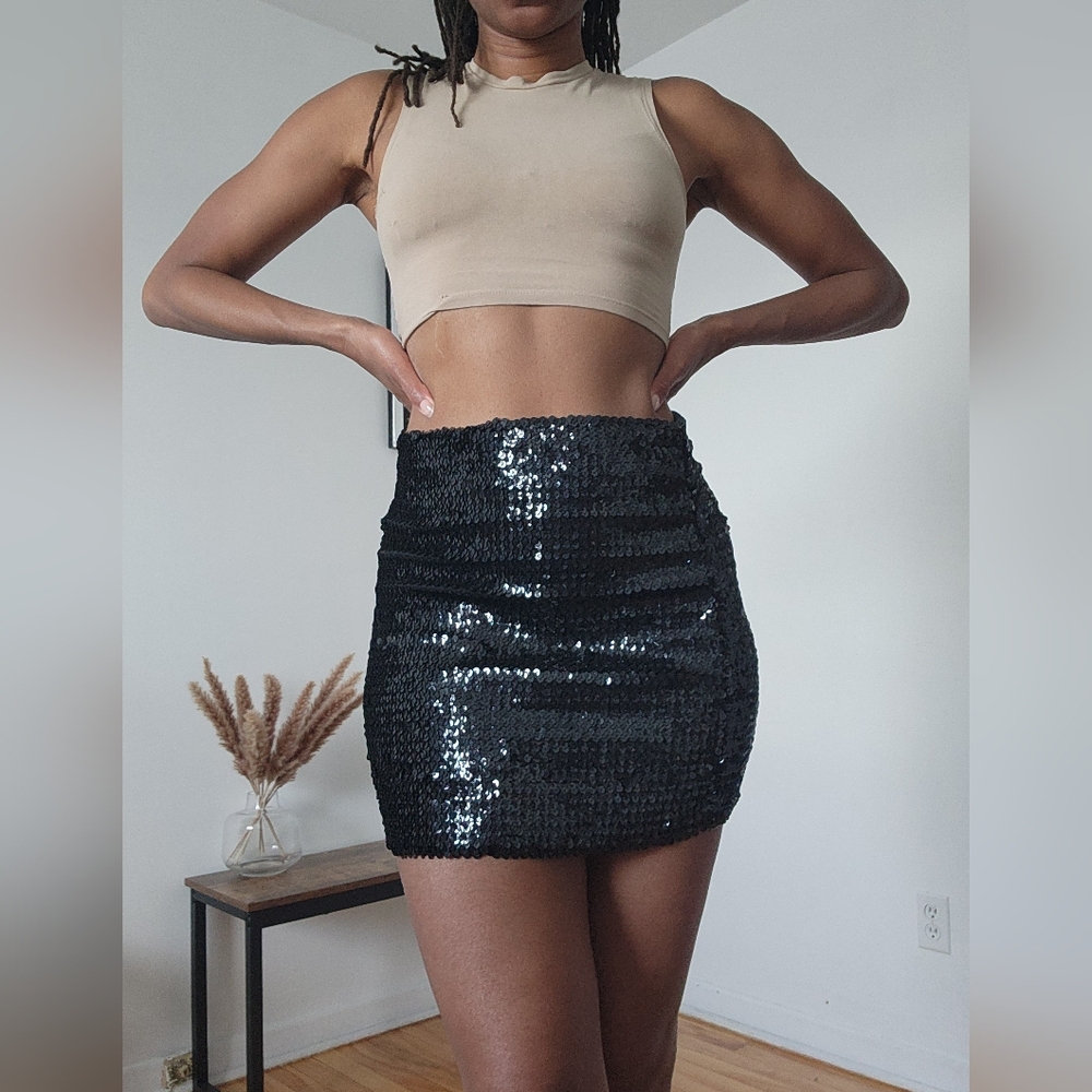BLACK SEQUIN SKIRT
